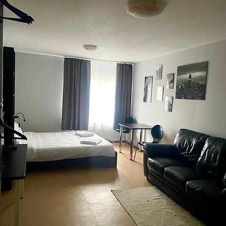Central Hostel เยลกาวา ภายนอก รูปภาพ