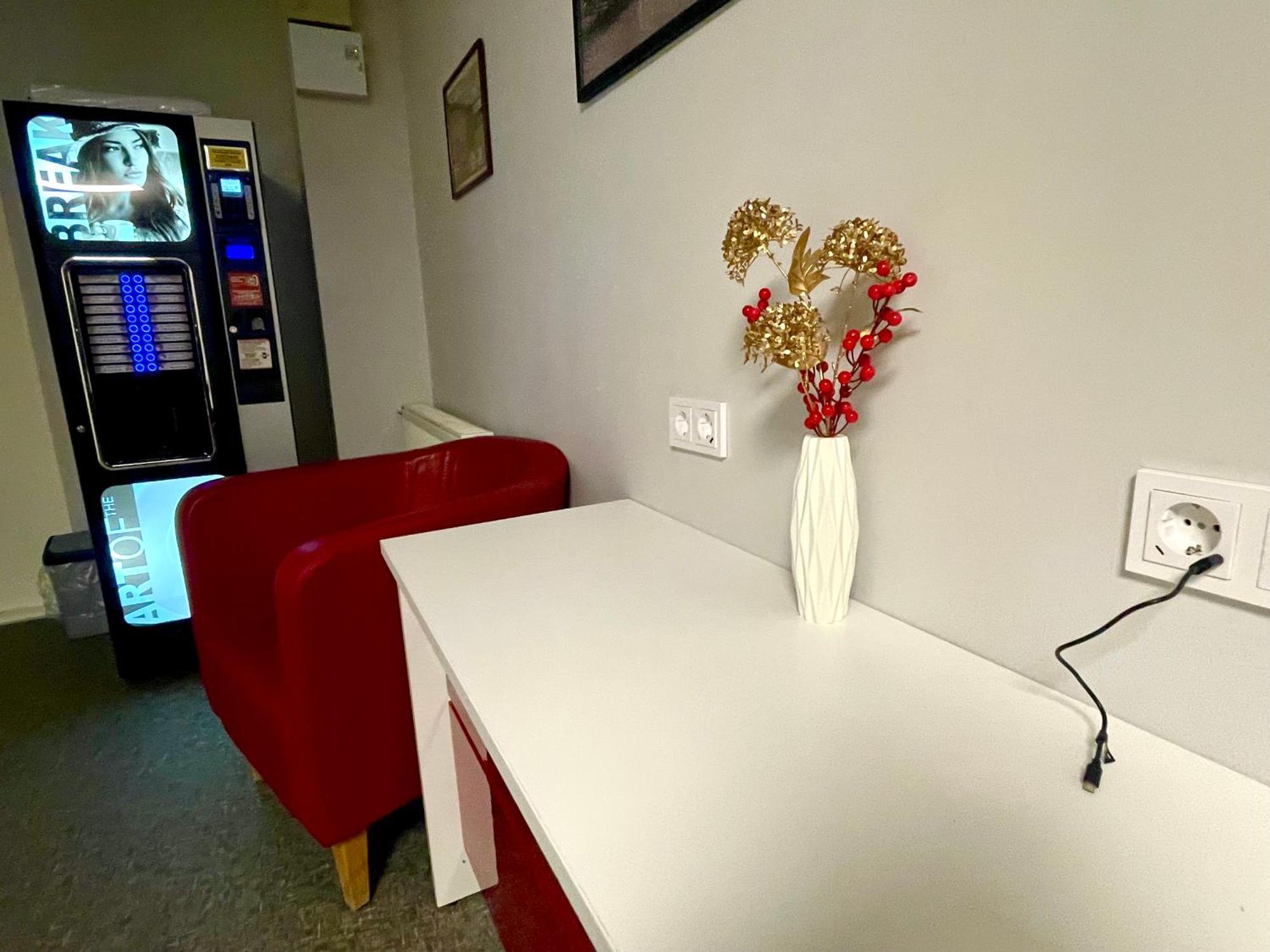 Central Hostel เยลกาวา ภายนอก รูปภาพ